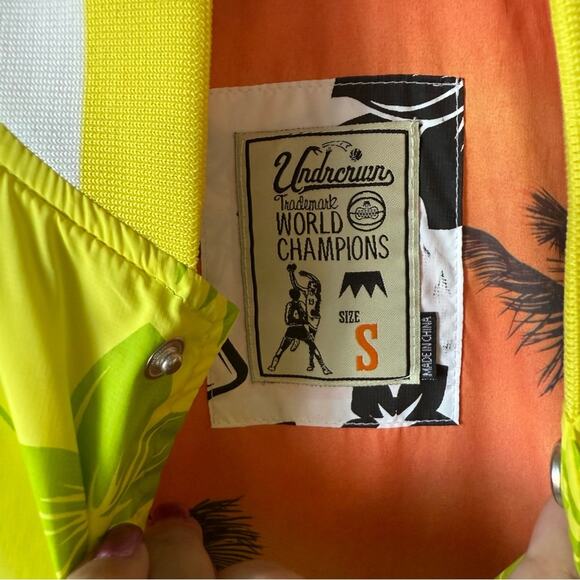 Undrcrwn Hawaiian Style Varsity Bomber Lime Green Floral Jacket NWOT Size Small - Picture 3 of 7